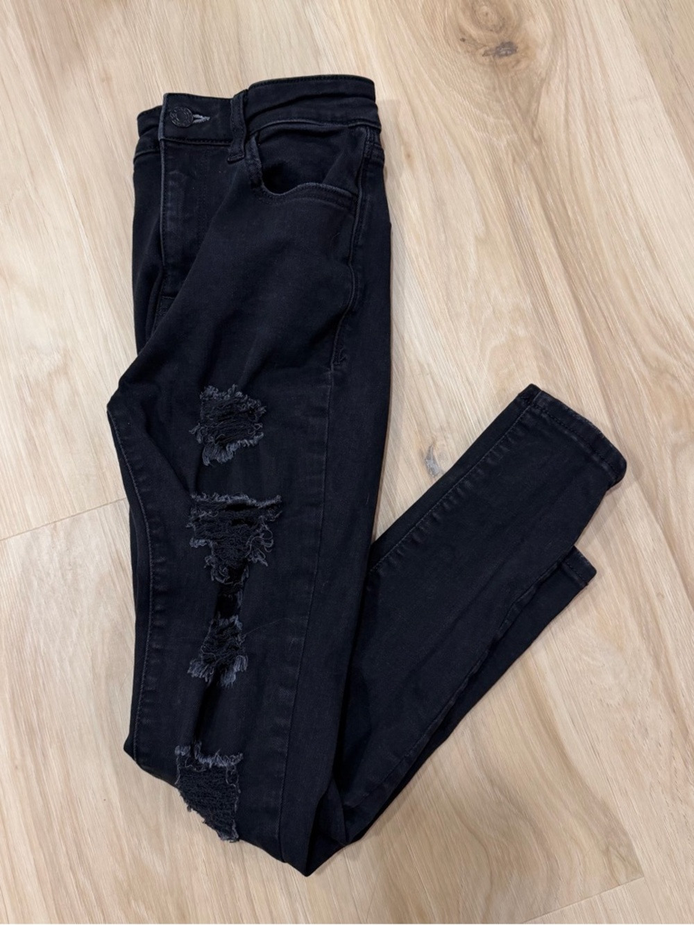 High-Rise Black Distressed Women's Skinny Jeans size 3 short